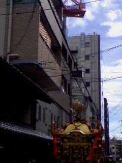 京都高倉御池の御所八幡宮御神輿